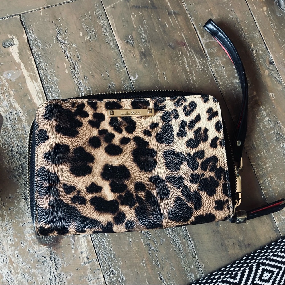 Stella & Dot Cheetah wallet- Like New!